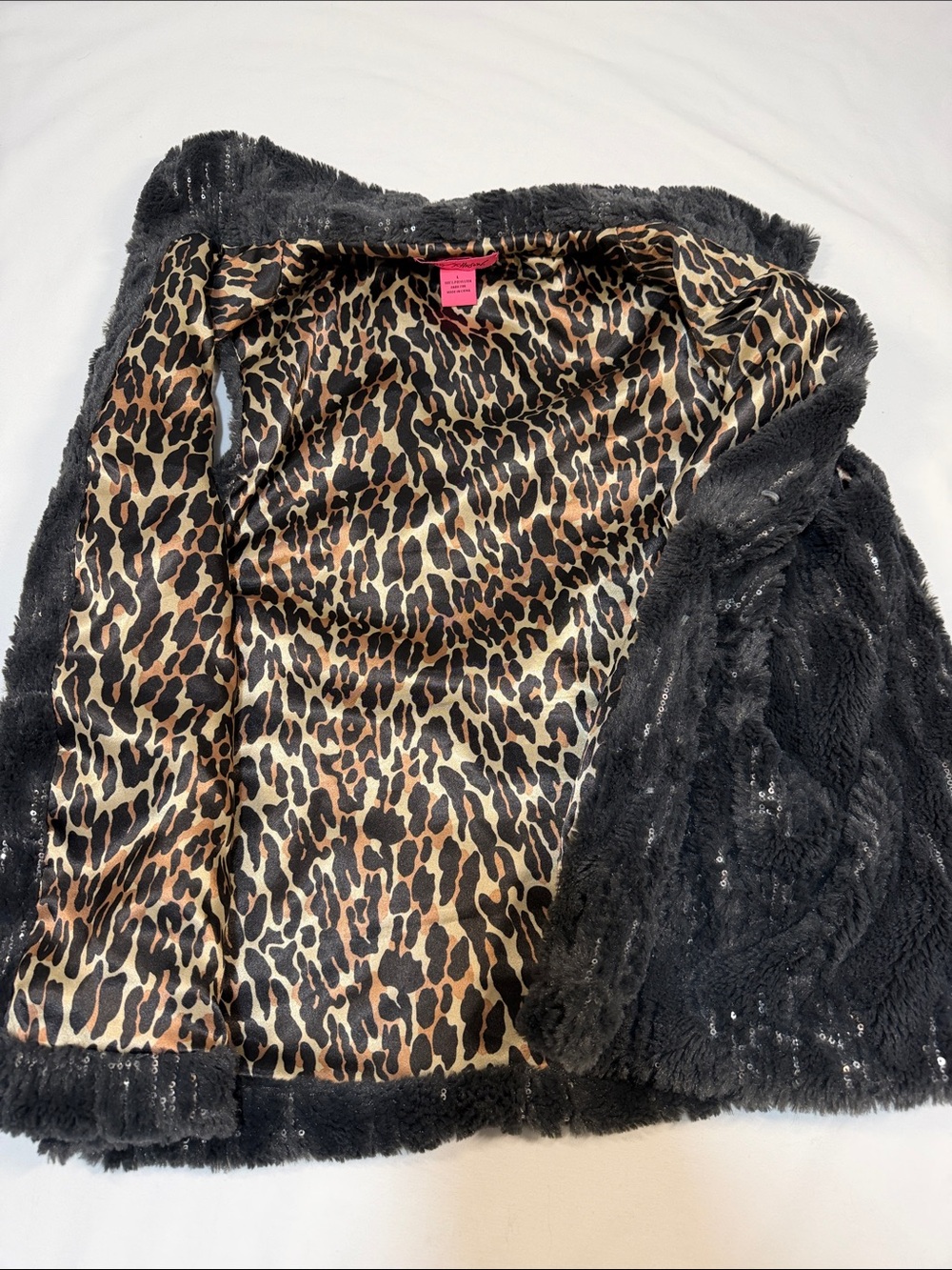 Betsey Johnson WL Black Faux Fur & Sequin Vest with Leopard Lining - Picture 3 of 11